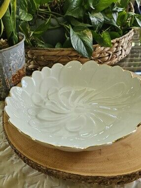 NEVER BEEN USED Cynthia Rowley, NY 24K Gold Trim Serving Bowl